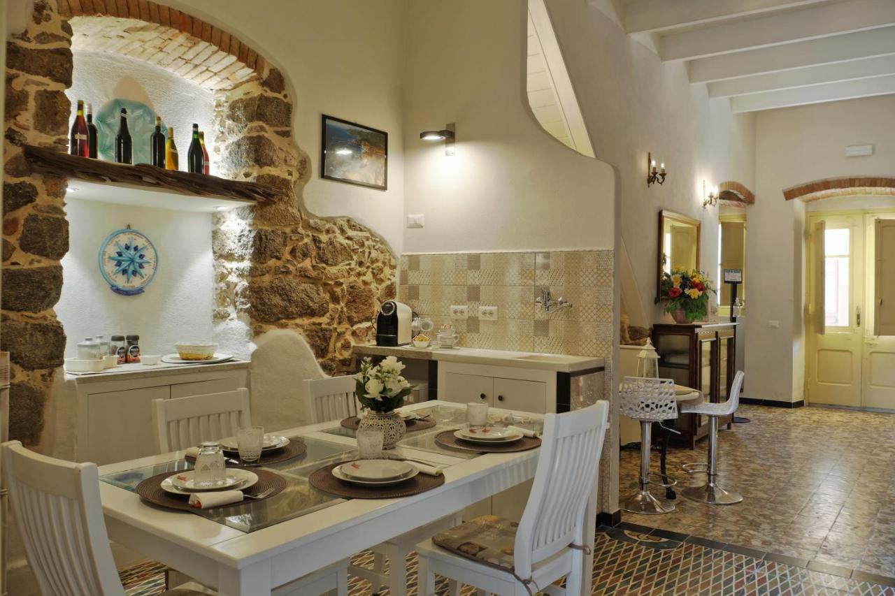 Domo Sa Barra Bed & Breakfast Sant'Antioco Ngoại thất bức ảnh